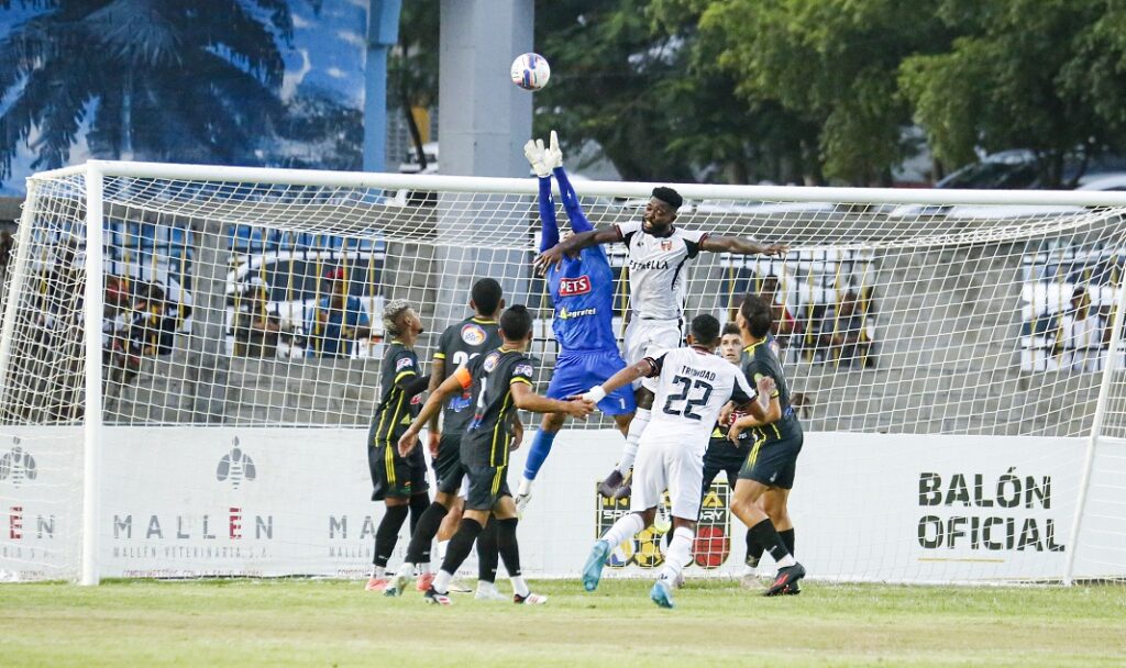 moca-fc-aprovecha-la-superioridad-y-derrota-2-1-al-cibao-fc