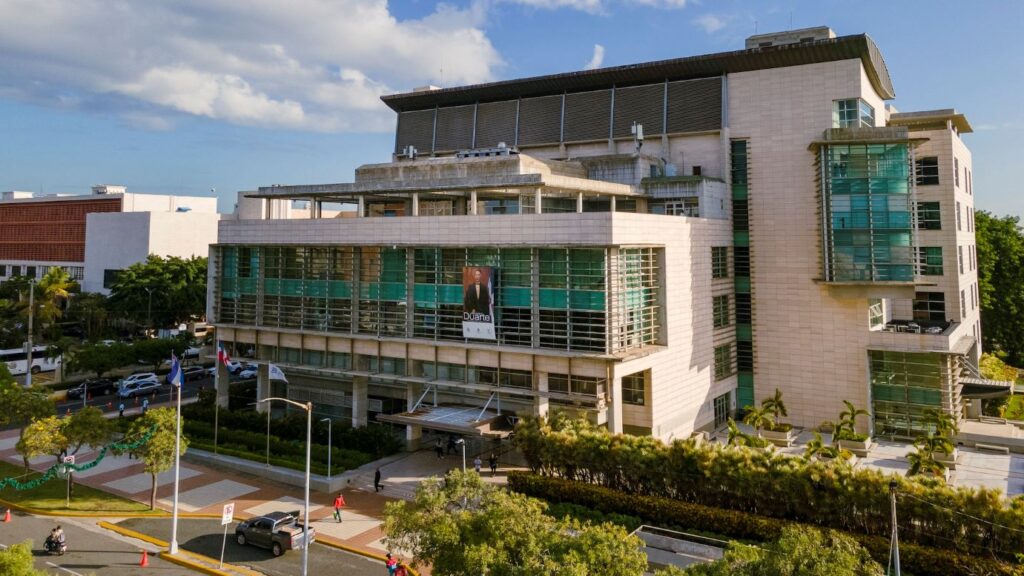 la-procuraduria-agoto-en-dos-cuatrimestres-el-80%-de-su-presupuesto